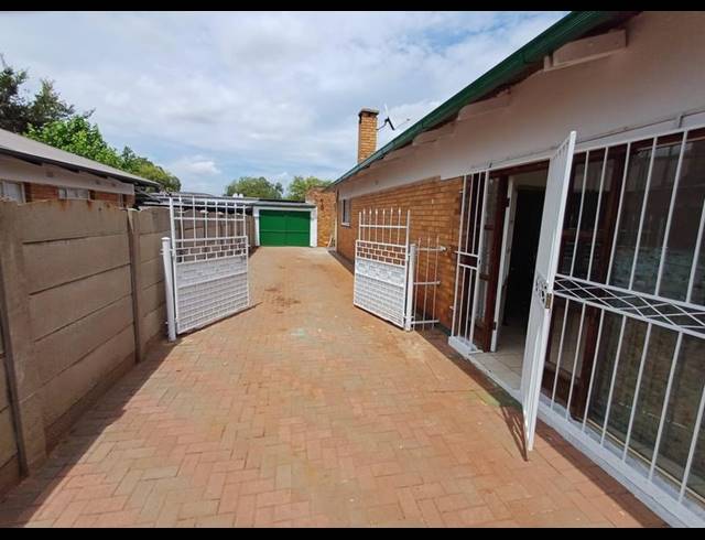 3 BEDROOM HOUSE FOR SALE IN VANDERBIJLPARK CW 6
